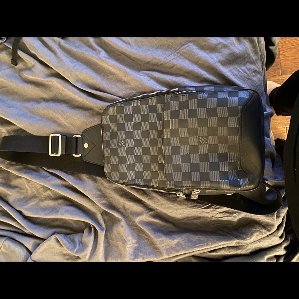 Louis Vuitton graphite sling bag - Picture 3 of 6